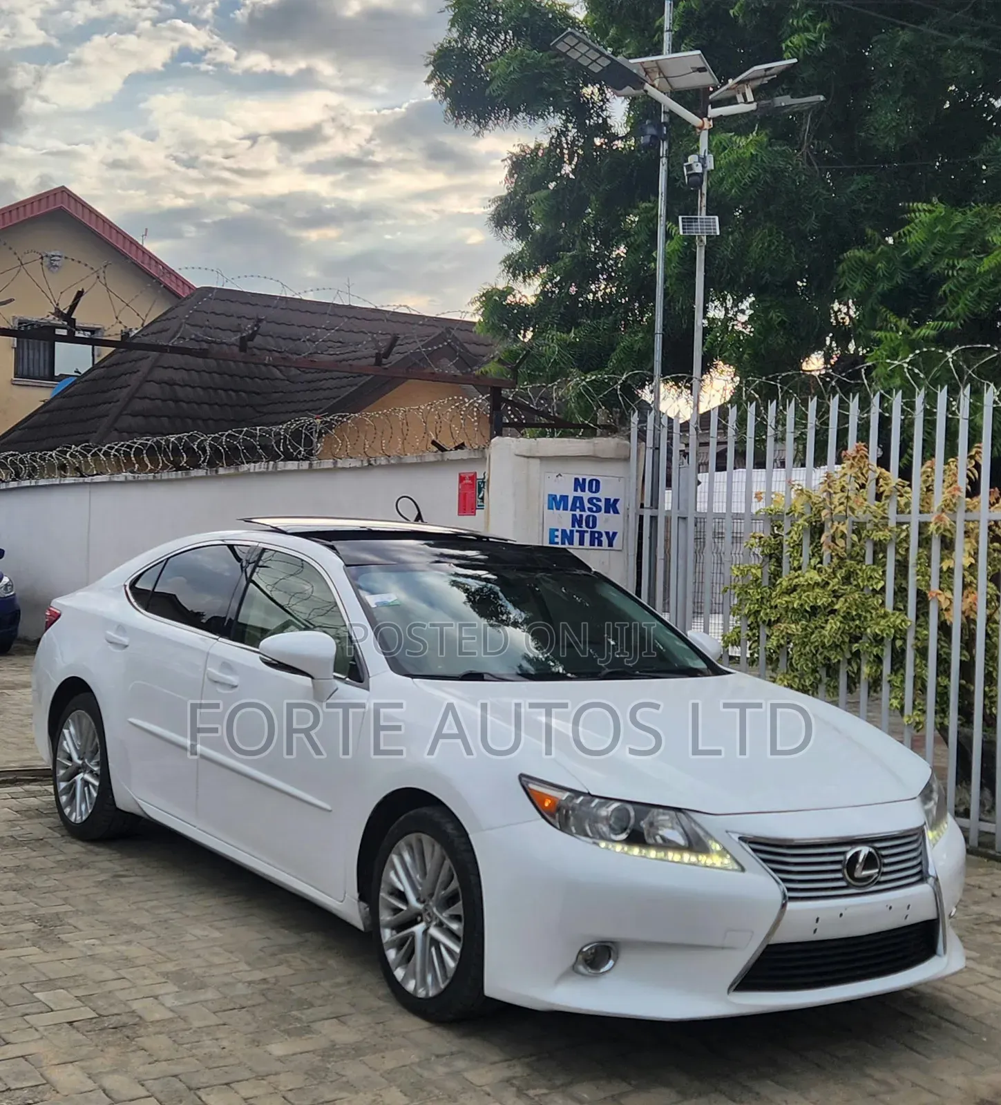 Lexus ES 350 FWD 2014 White
