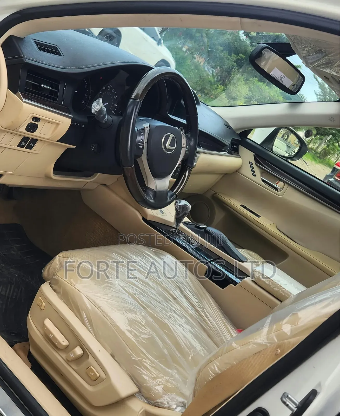 Lexus ES 350 FWD 2014 White