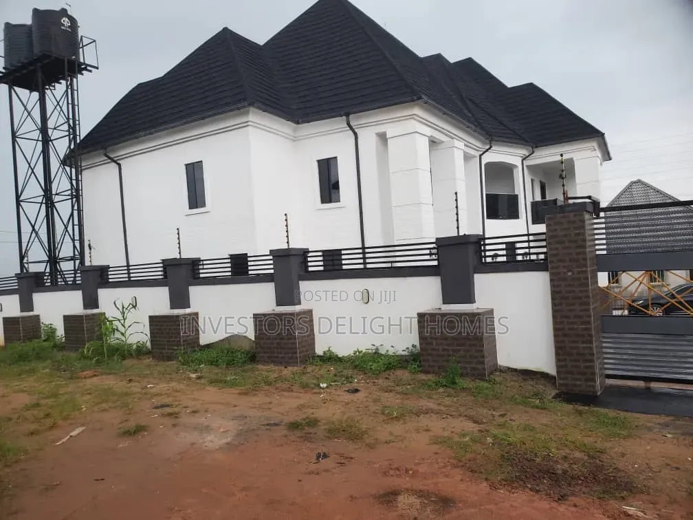 7bdrm Duplex in Oshimili North for sale
