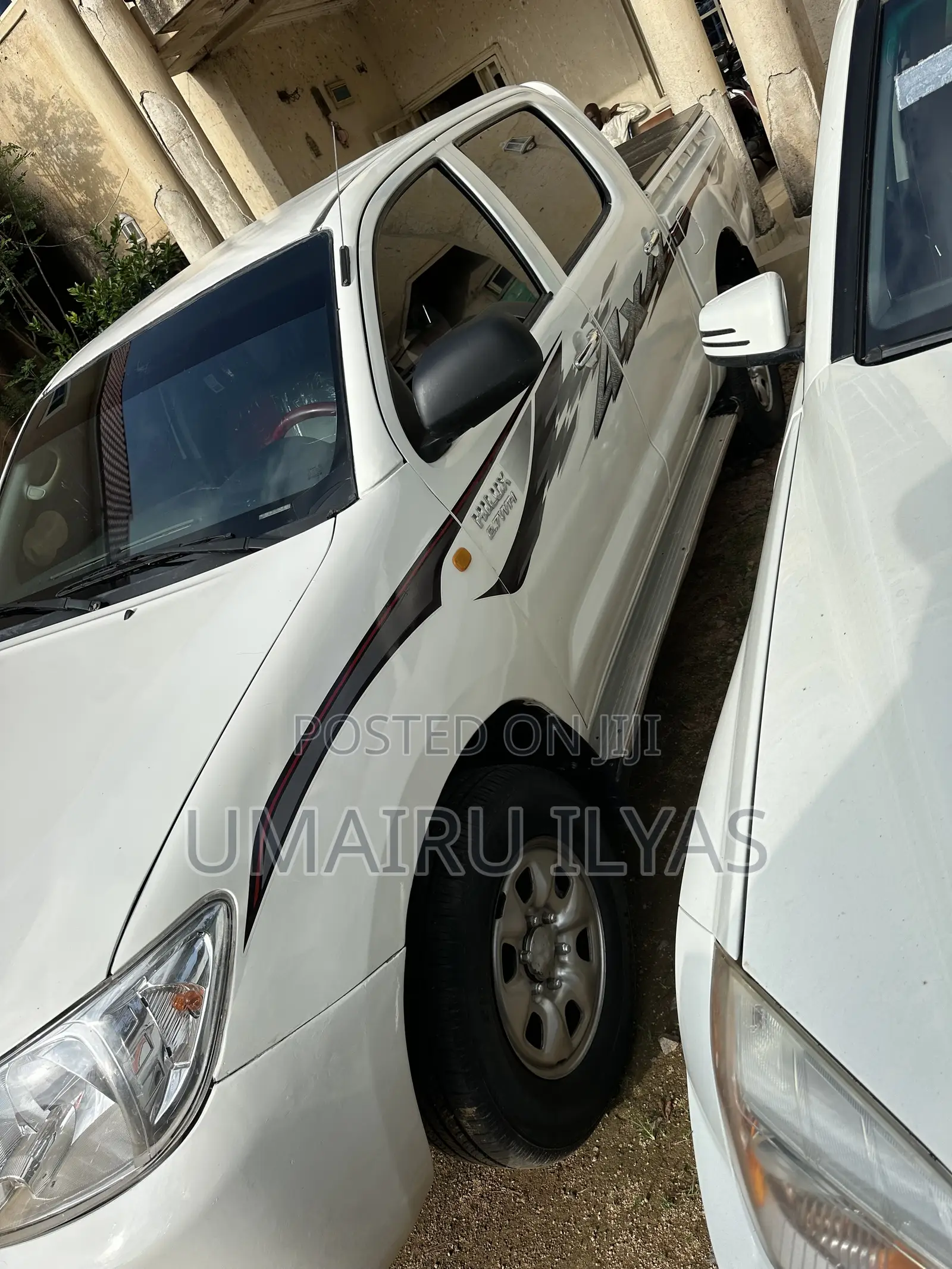 Toyota Hilux 2010 White