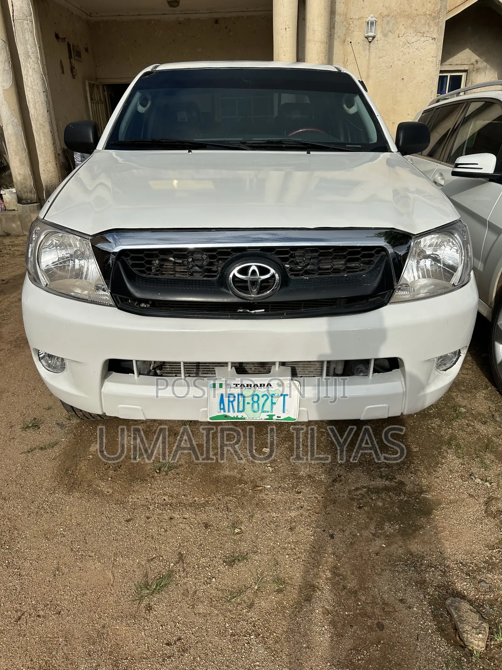 Toyota Hilux 2010 White