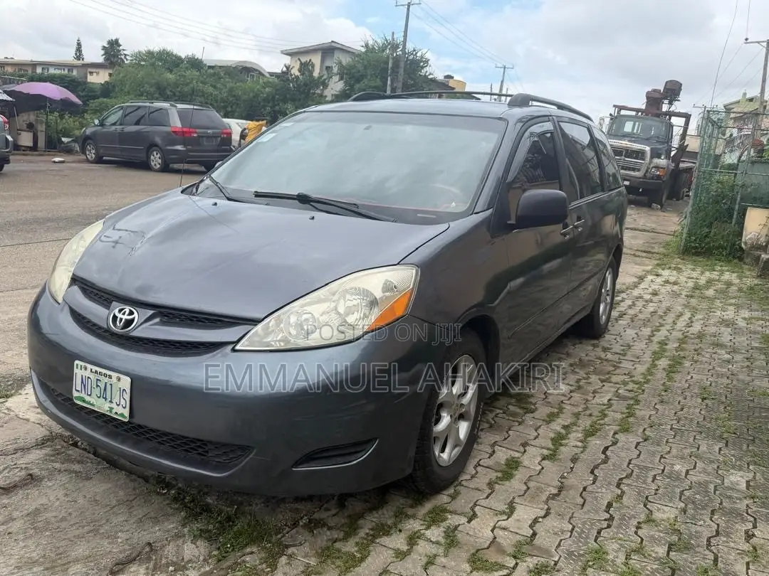 Toyota Sienna 2006 Gray