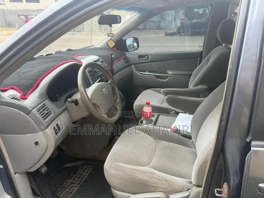 Toyota Sienna 2006 Gray