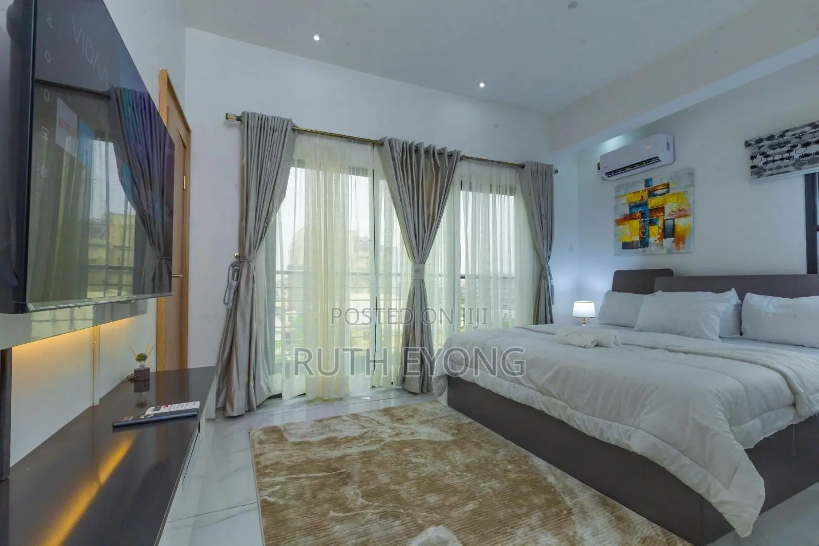 Furnished 2bdrm Apartment in Off Admiralty Road, Lekki Phase 1 for rent