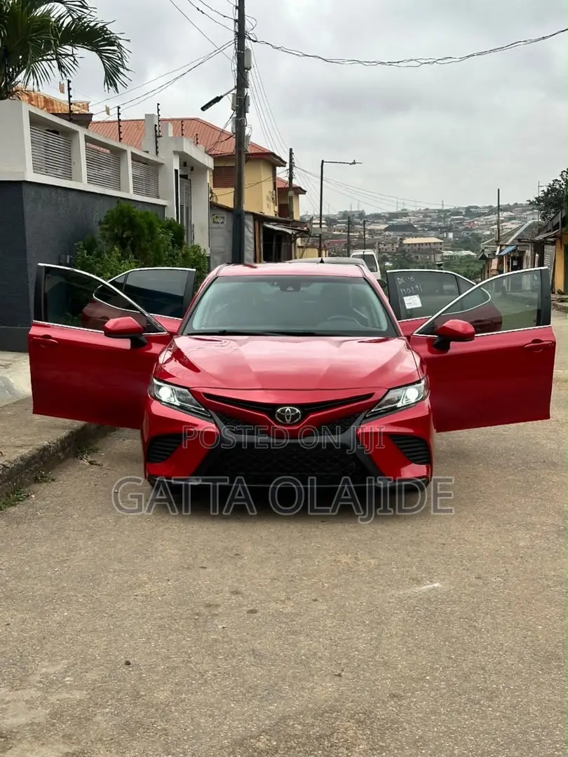 Toyota Camry SE (2.5L 4cyl 8A) 2019 Red