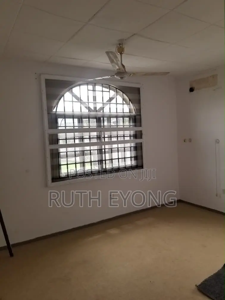 4bdrm Apartment in Oba Adeyinka Estate, Lekki Phase 1 for rent