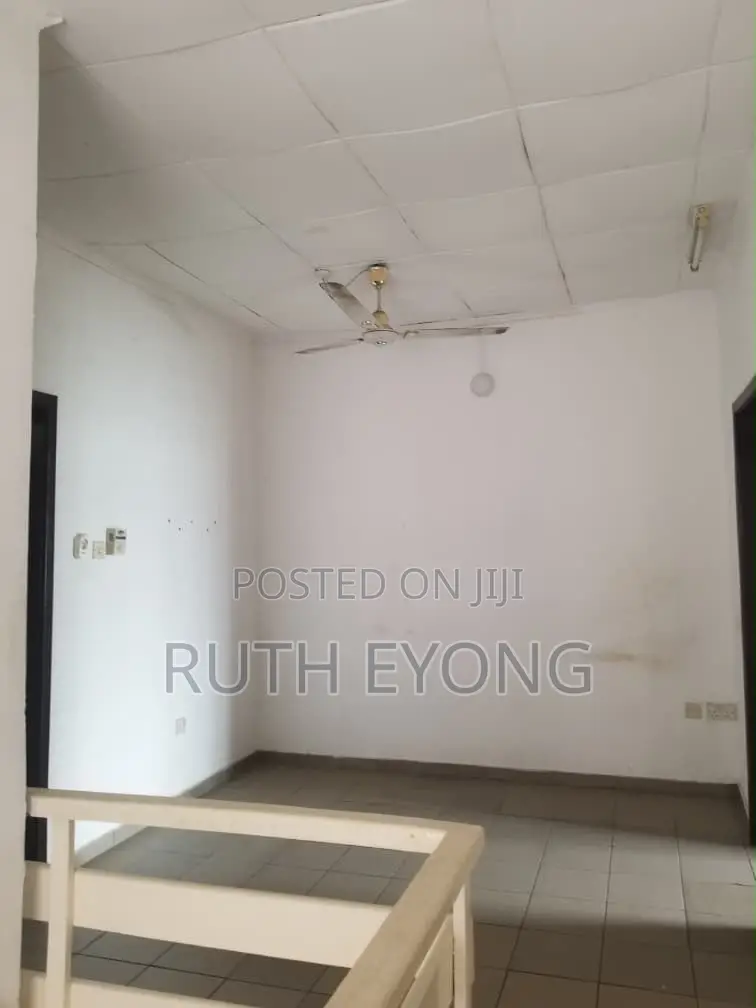 4bdrm Apartment in Oba Adeyinka Estate, Lekki Phase 1 for rent