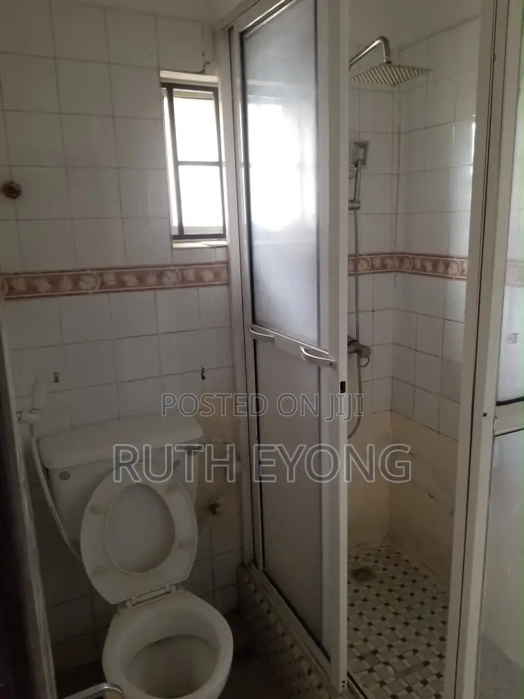 4bdrm Apartment in Oba Adeyinka Estate, Lekki Phase 1 for rent