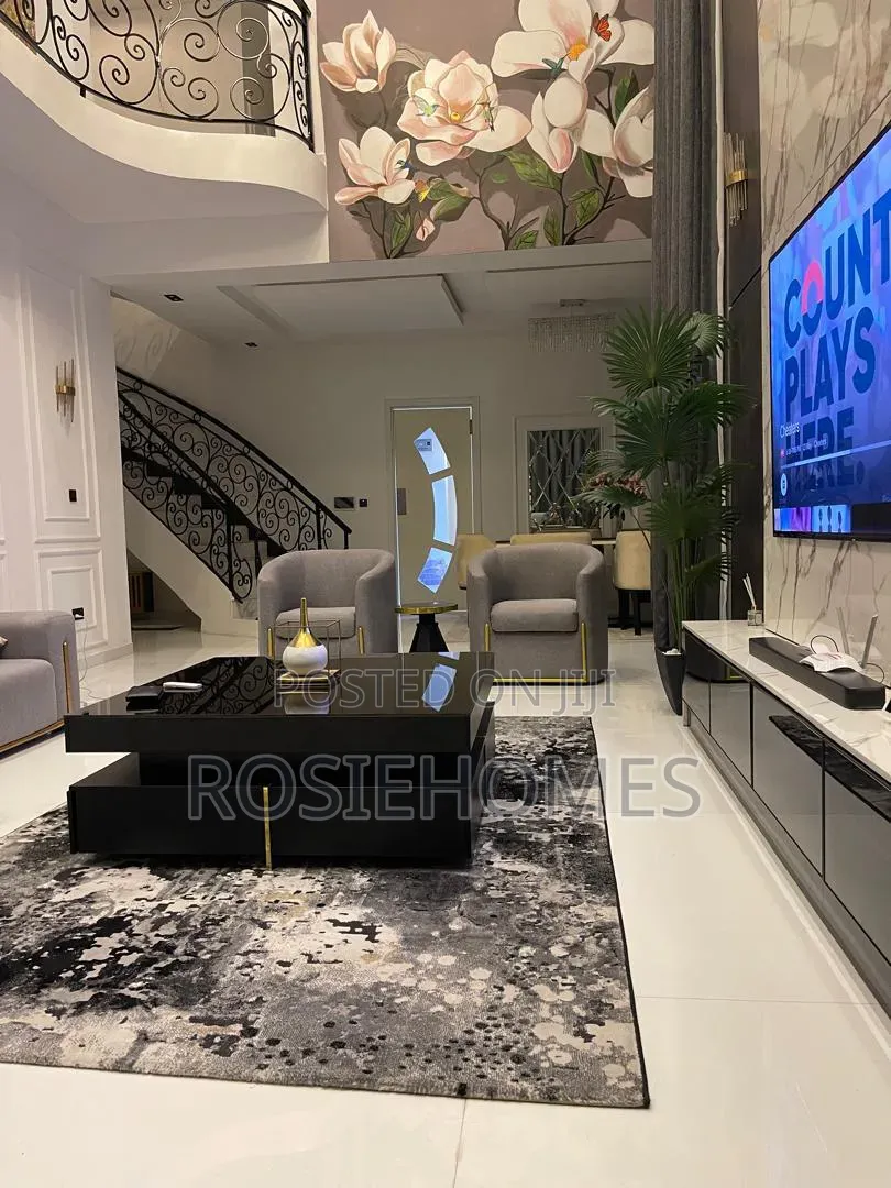 Luxury 5Bedroom Duplex
A Experience: Private Weekend