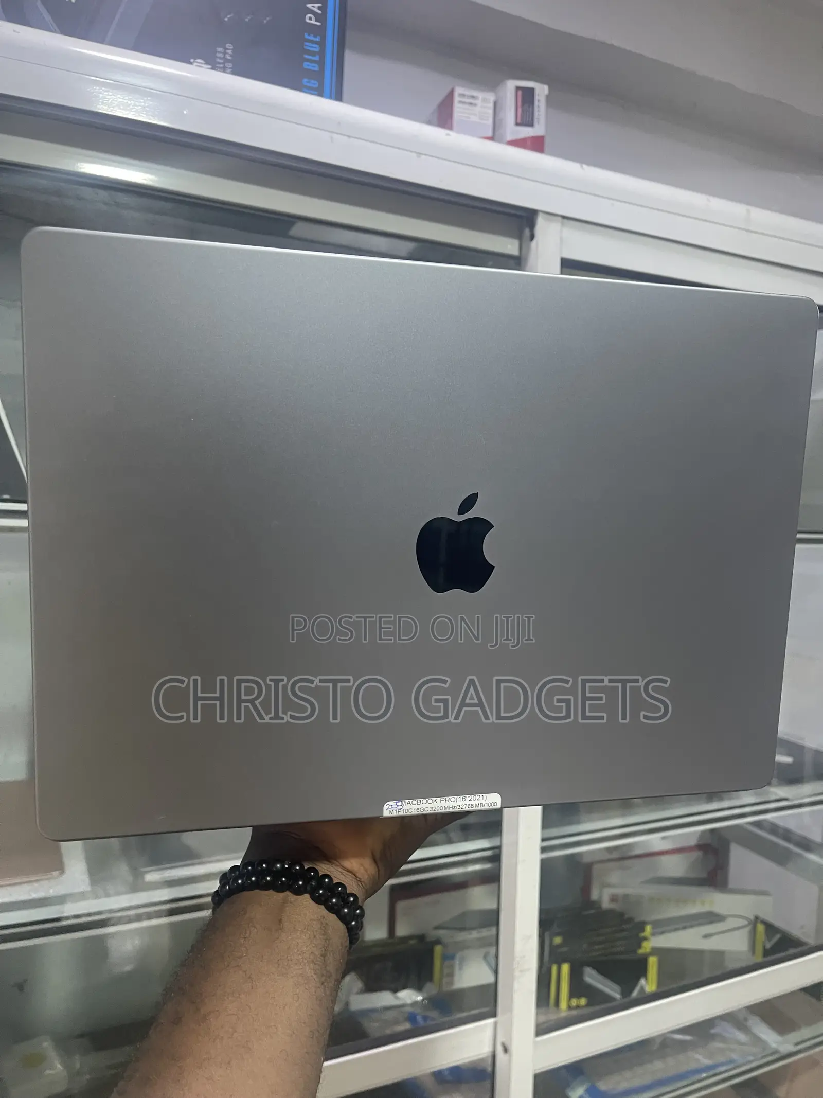 Laptop Apple MacBook Pro 2020 M1 32GB Apple M1 Pro SSD 1T