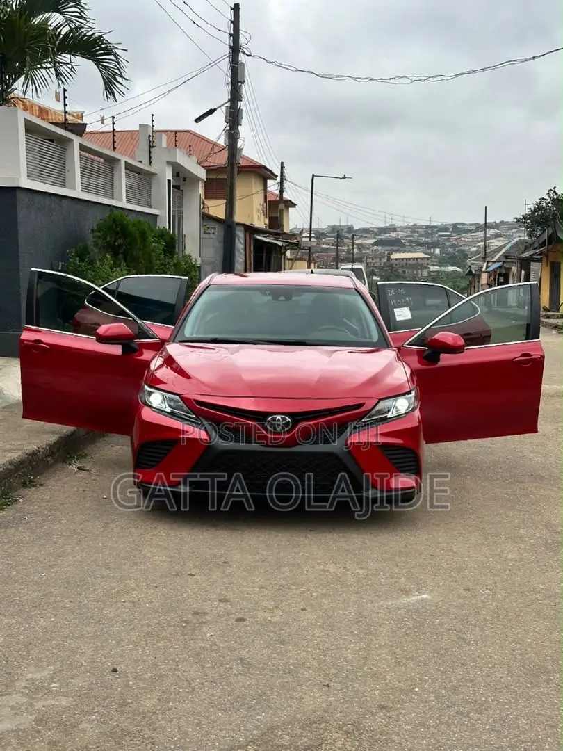 Toyota Camry SE (2.5L 4cyl 8A) 2019 Red