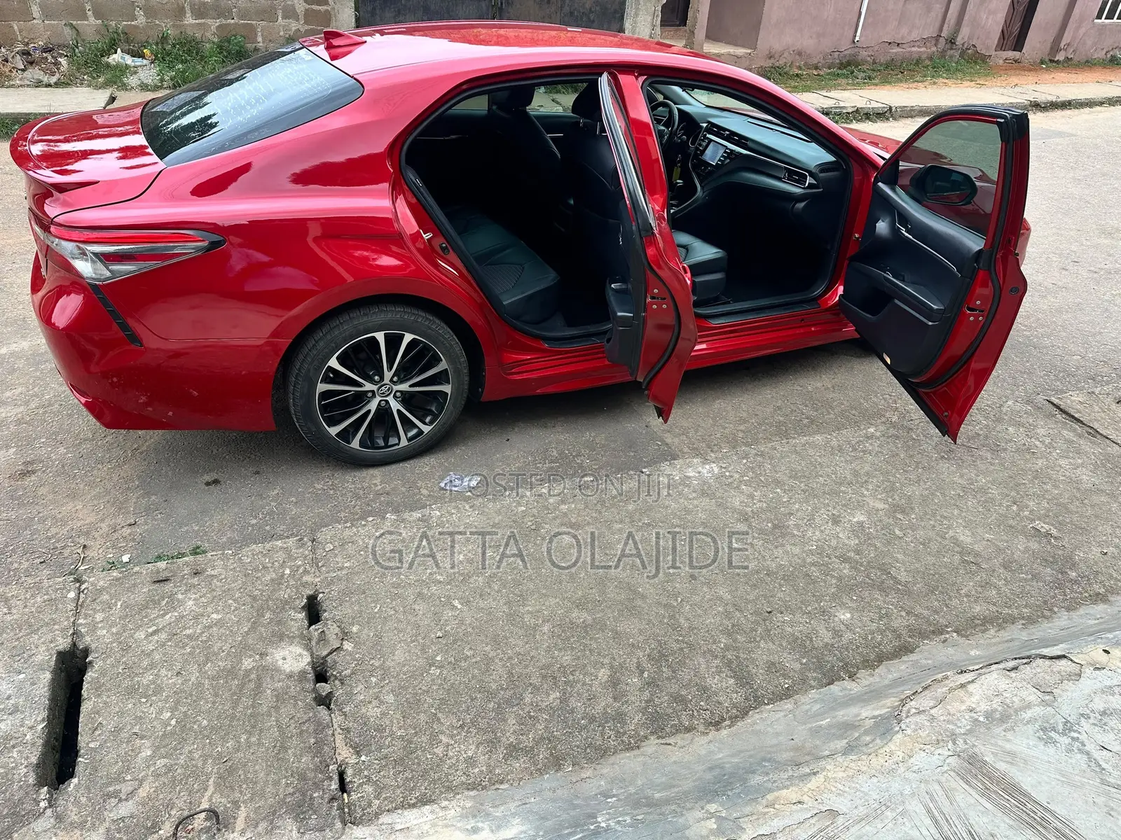 Toyota Camry SE (2.5L 4cyl 8A) 2019 Red