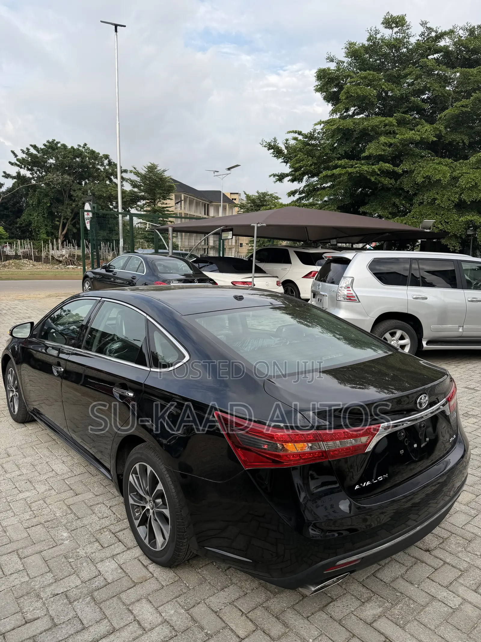 Toyota Avalon XLE Premium Sedan FWD (3.5L 6cyl 6A) 2017 Black