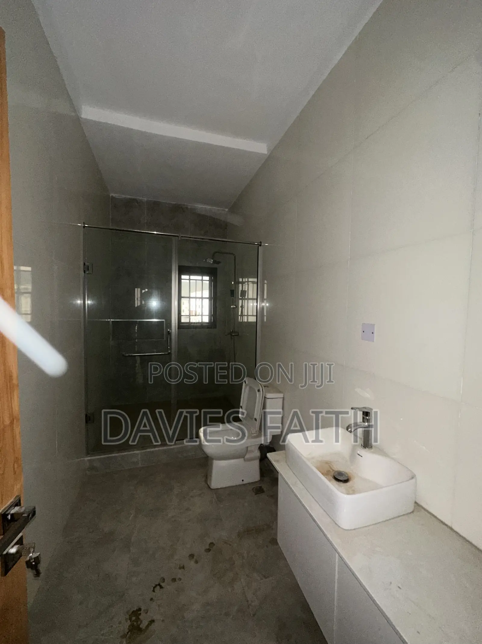 4bdrm Townhouse/Terrace in Jahi for sale
