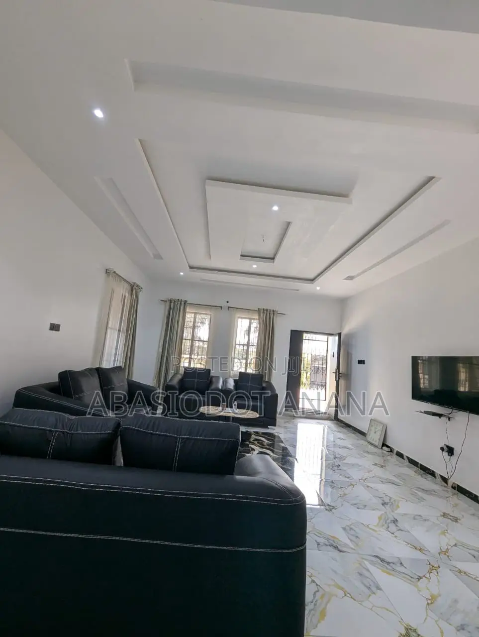 4bdrm Duplex in Oron Road Akpasak, Uyo for sale