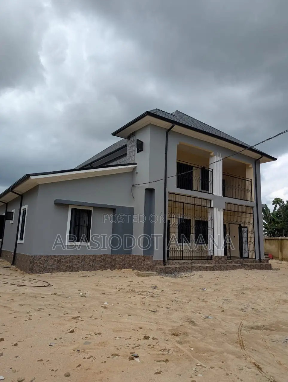 4bdrm Duplex in Oron Road Akpasak, Uyo for sale