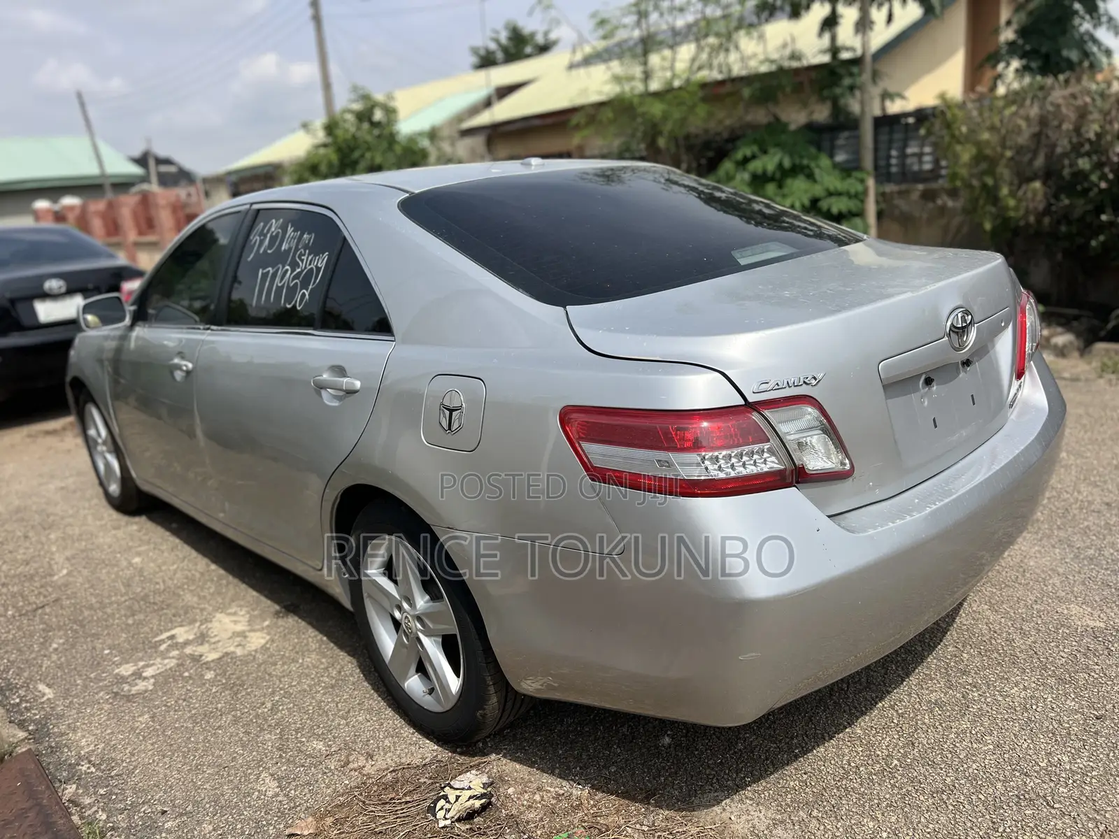 Toyota Camry LE 4dr Sedan (2.5L 4cyl 6A) 2011 Silver