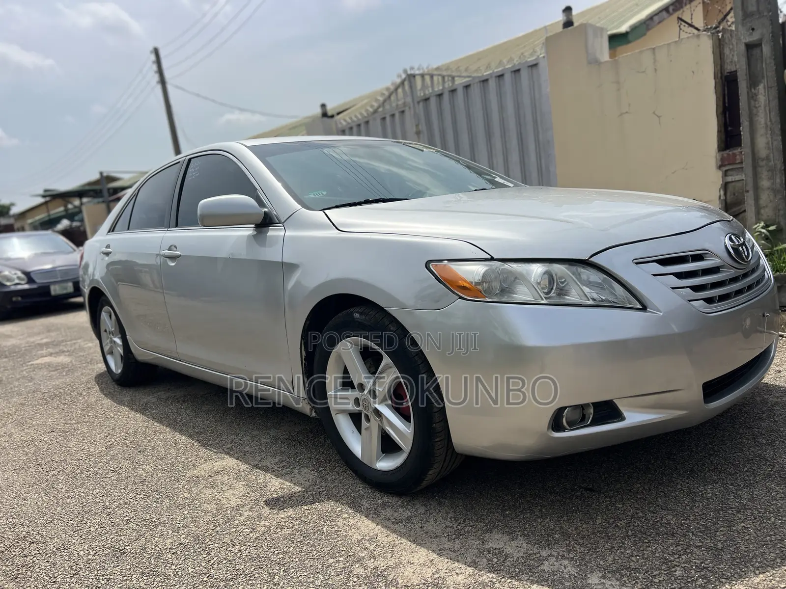 Toyota Camry LE 4dr Sedan (2.5L 4cyl 6A) 2011 Silver