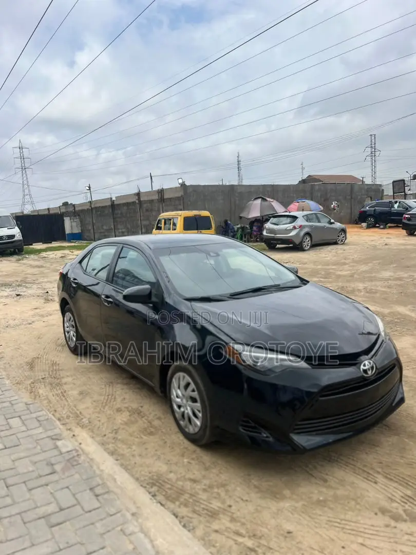 Toyota Corolla LE 4dr Sedan (1.8L 4cyl CVT) 2017 Black