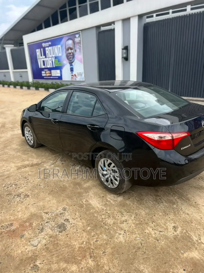 Toyota Corolla LE 4dr Sedan (1.8L 4cyl CVT) 2017 Black