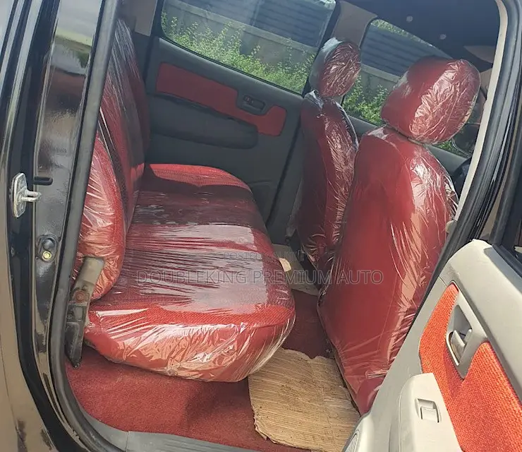 Toyota Hilux 2012 Black