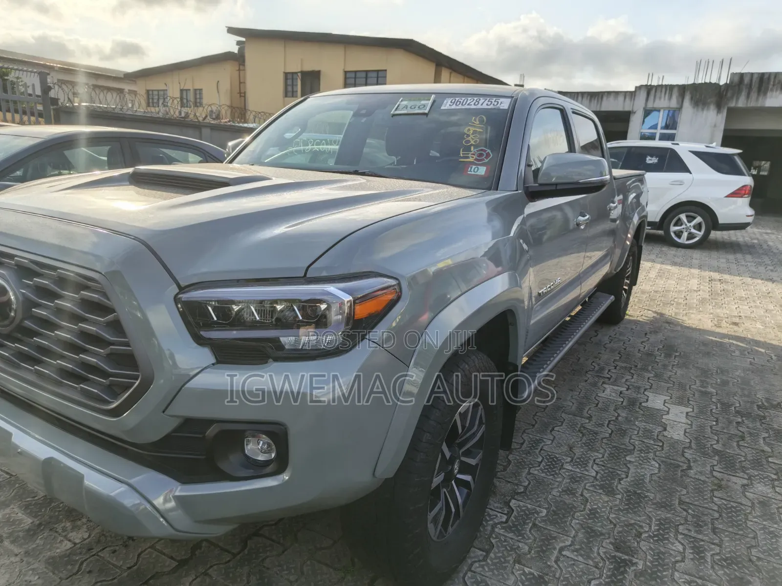 Toyota Tacoma TRD Sport Double Cab 5' Bed V6 AT 2023 Green