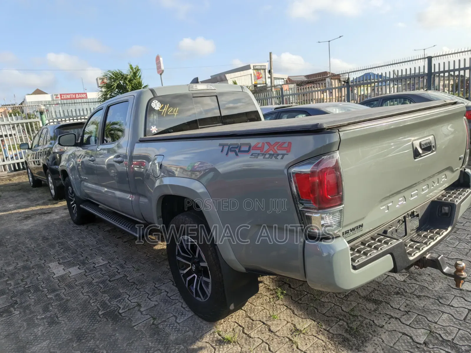 Toyota Tacoma TRD Sport Double Cab 5' Bed V6 AT 2023 Green