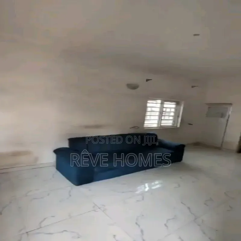 Mini Flat in CHallenge / Mushin for rent