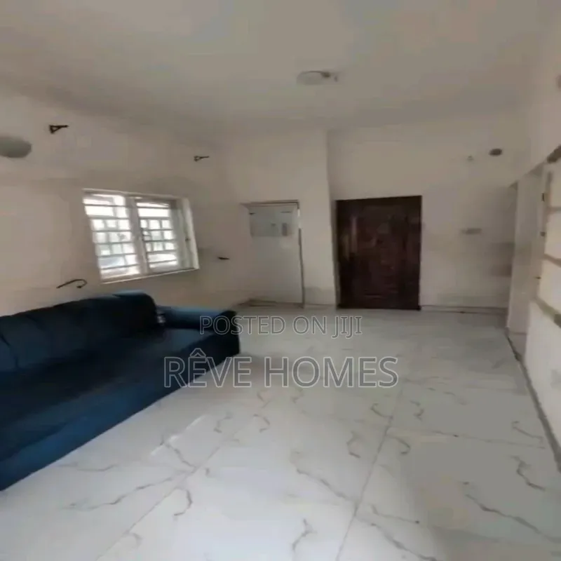 Mini Flat in CHallenge / Mushin for rent