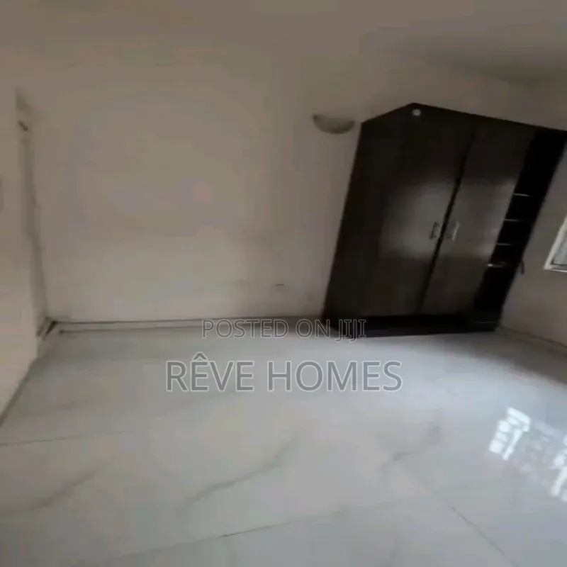Mini Flat in CHallenge / Mushin for rent