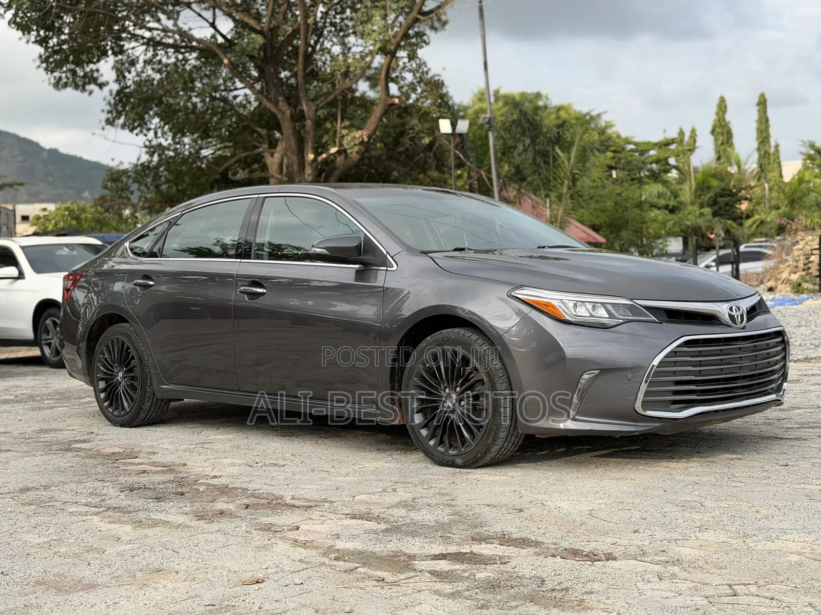 Toyota Avalon Touring FWD Sedan (3.6L 6cyl 6A) 2016 Gray