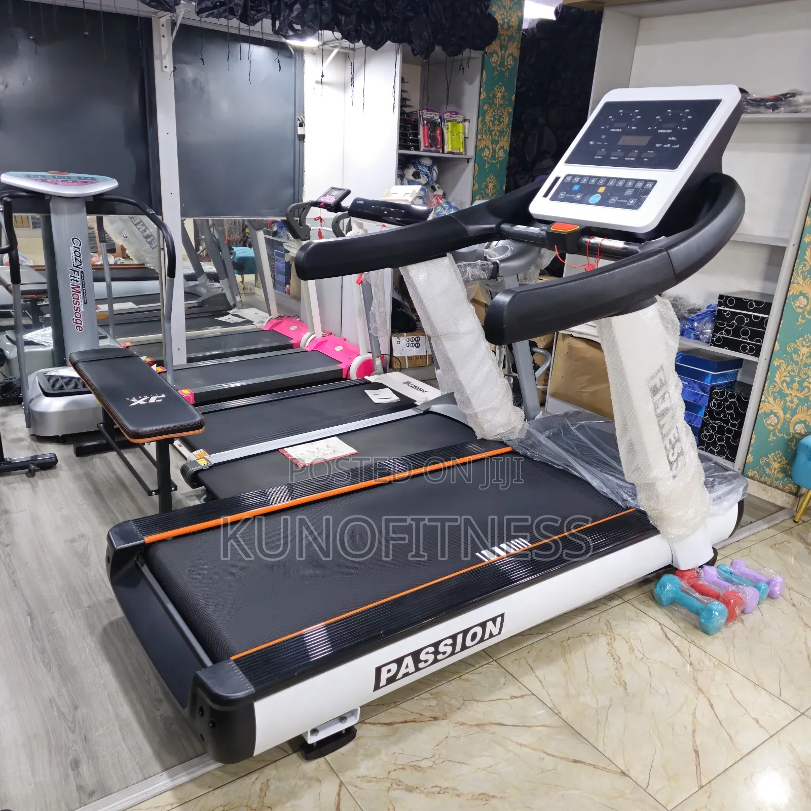 6HP Gym Treadmill 180kg Capacity 0-20km/H Incline