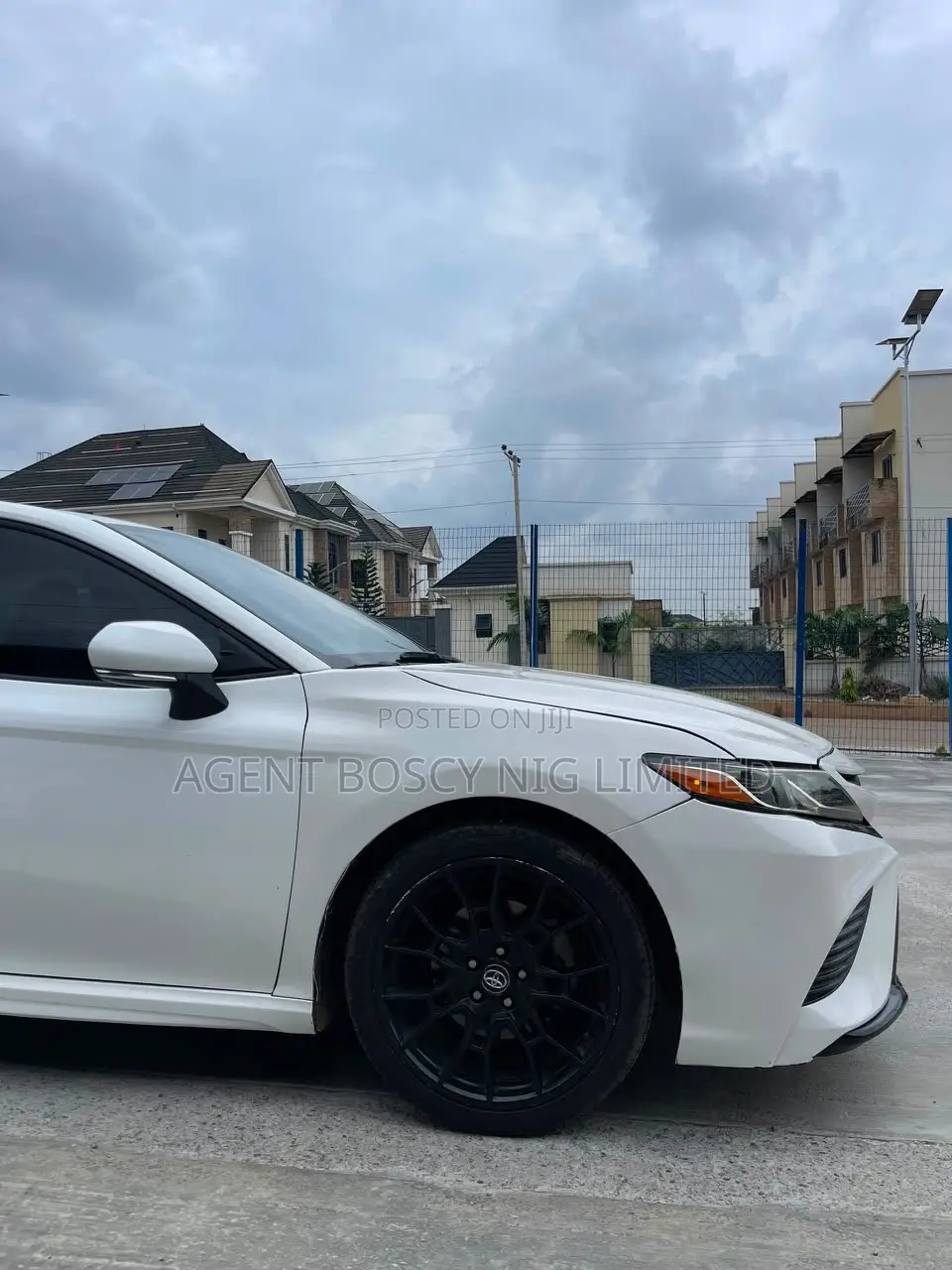 Toyota Camry SE 2023 White