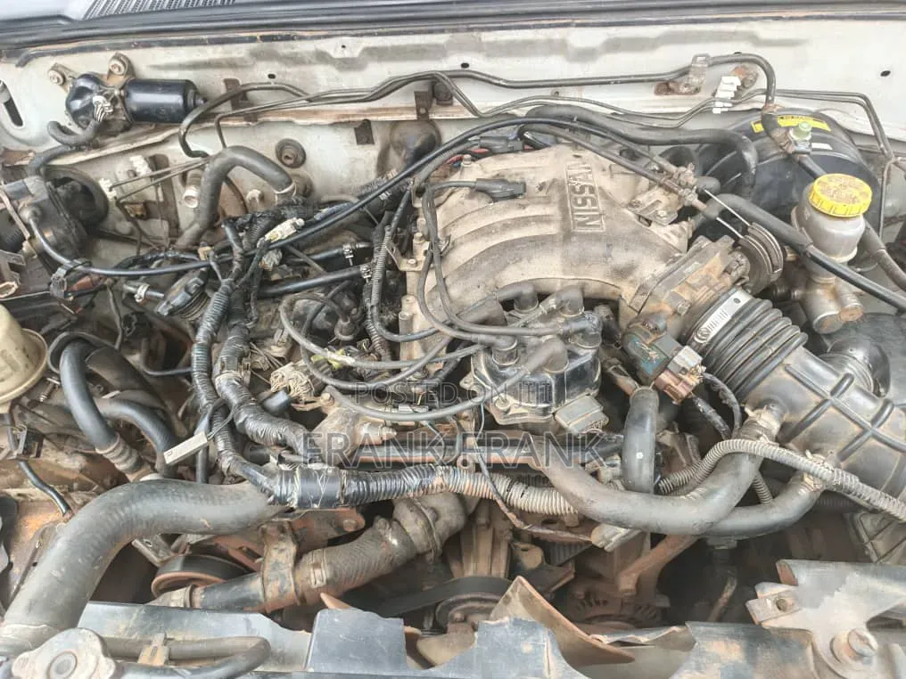 Nissan Frontier Automatic 2005 Silver