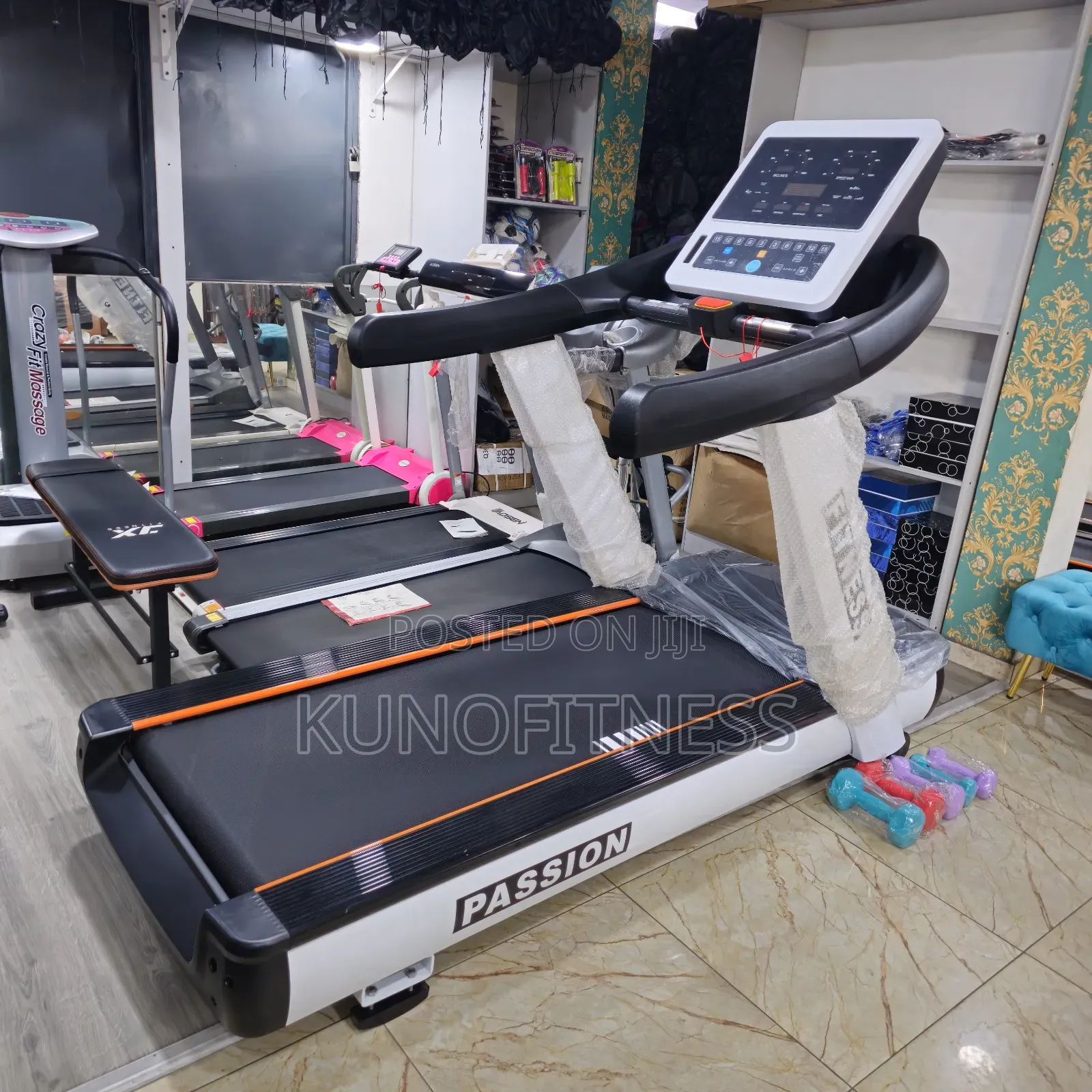 New 6HP Commercial Treadmill ( Auto Incline and Decline )