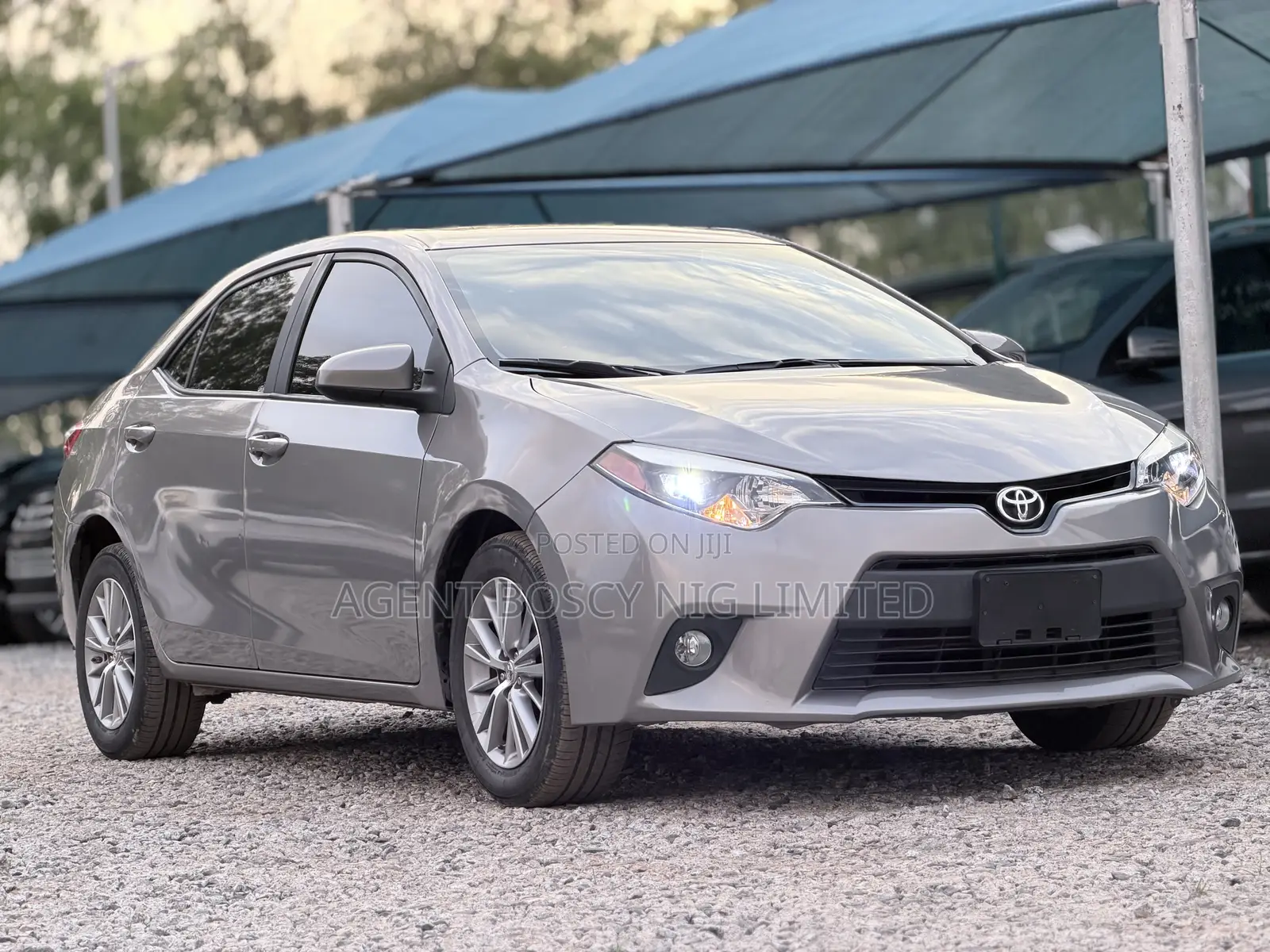 Toyota Corolla LE Premium 4dr Sedan (1.8L 4cyl CVT) 2015 Gray