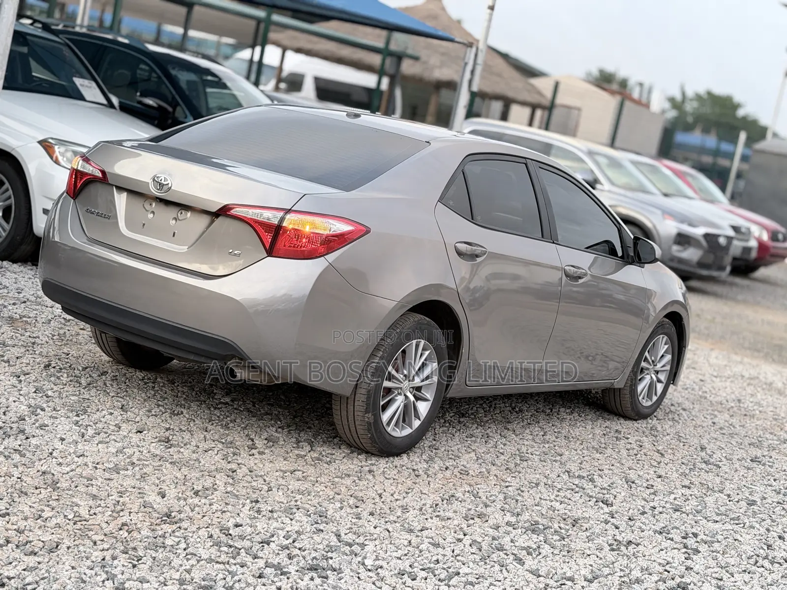 Toyota Corolla LE Premium 4dr Sedan (1.8L 4cyl CVT) 2015 Gray
