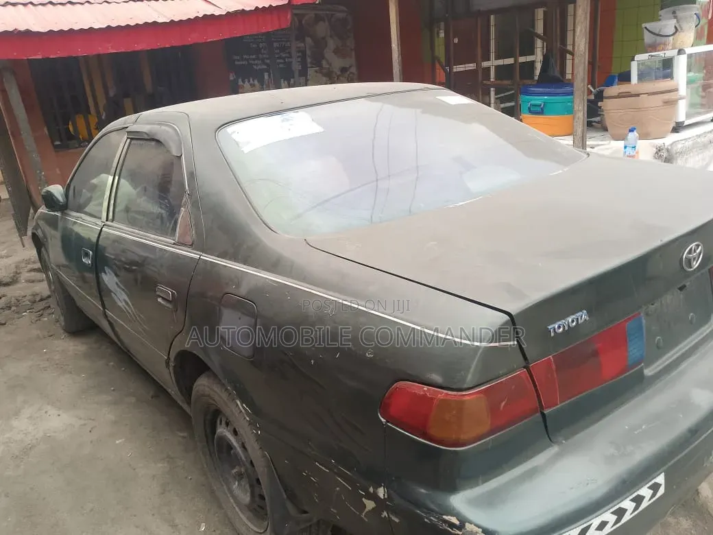 Toyota Camry 2001 Gray