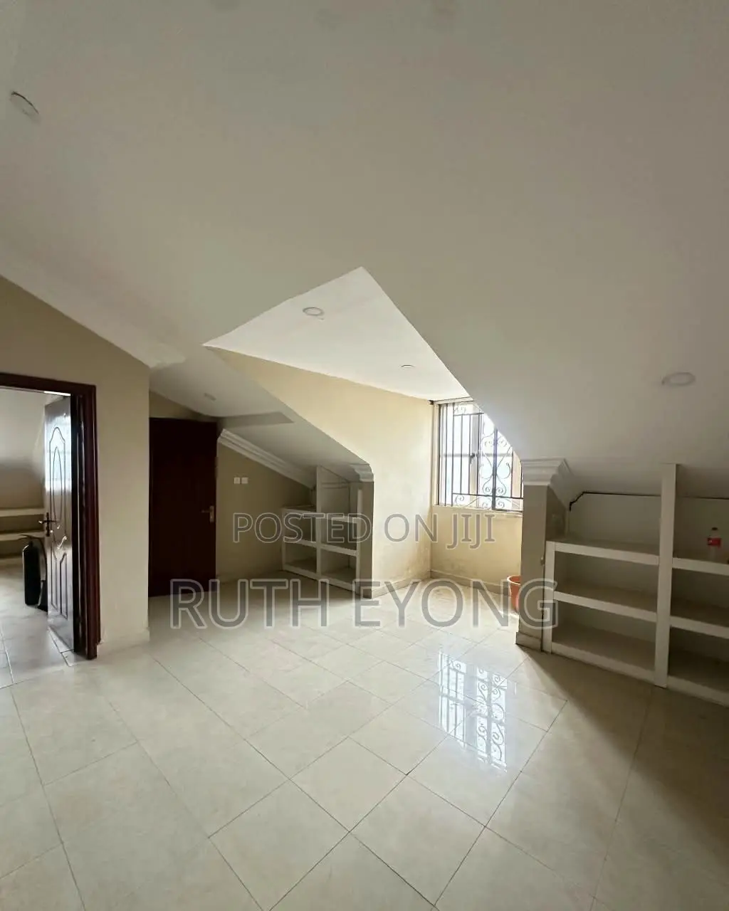 3bdrm Apartment in Off Babatunde, Lekki Phase 1 for sale