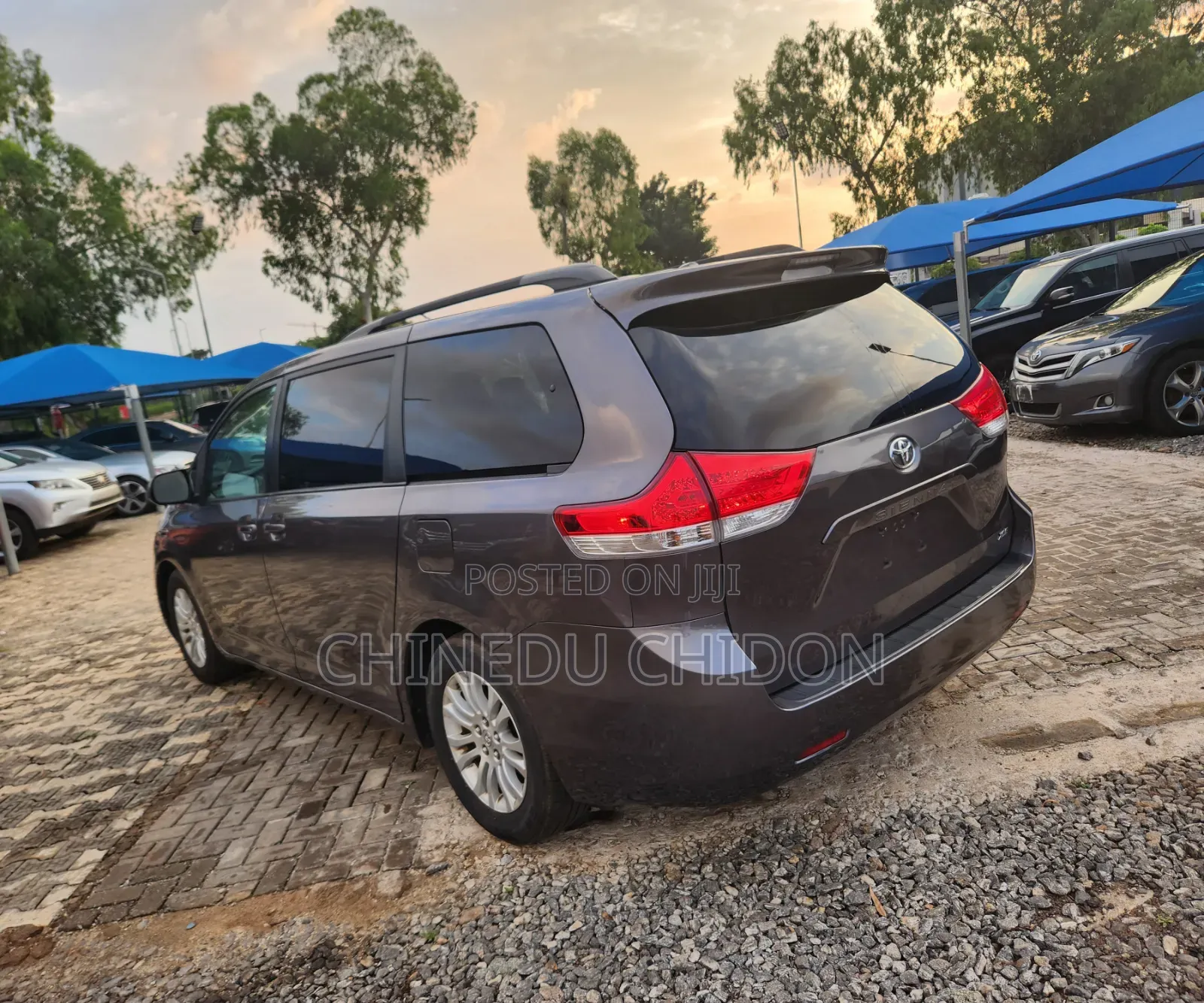 Toyota Sienna 2015 Brown