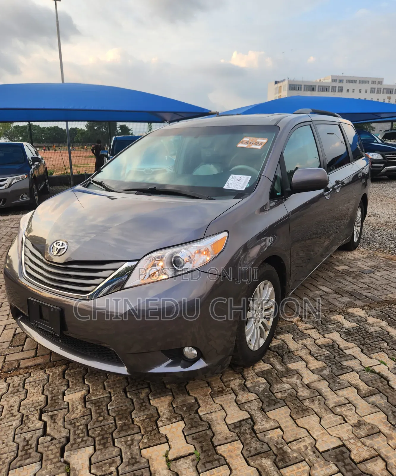 Toyota Sienna 2015 Brown