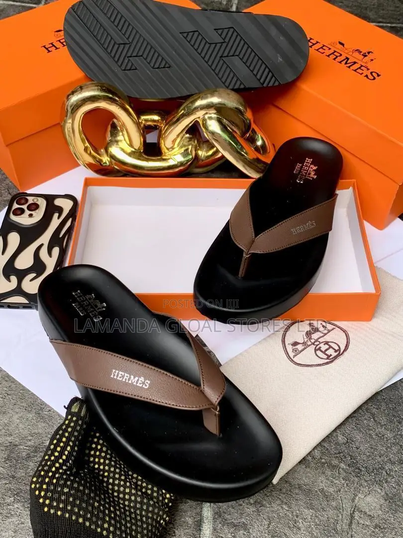 Hermès Leather Thong Sandals in Brown Black