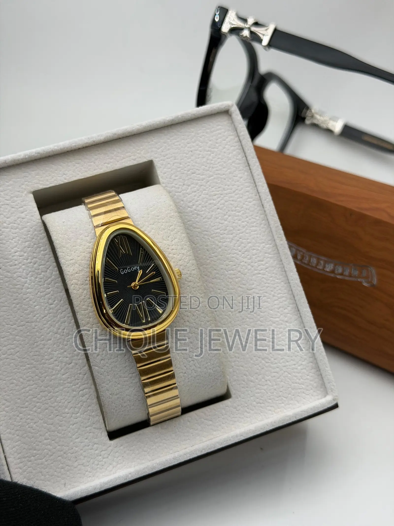 Gold Gogoey Female Watch