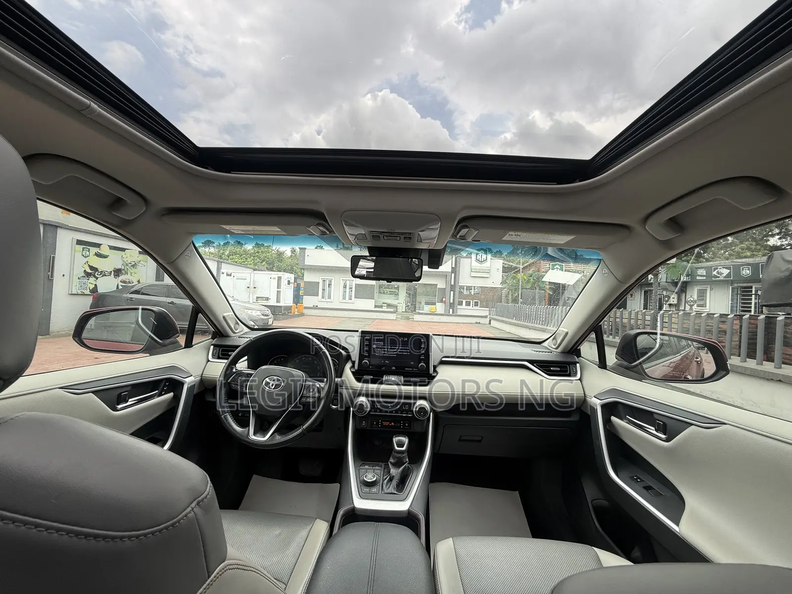 Toyota RAV4 Limited AWD 2019 Red