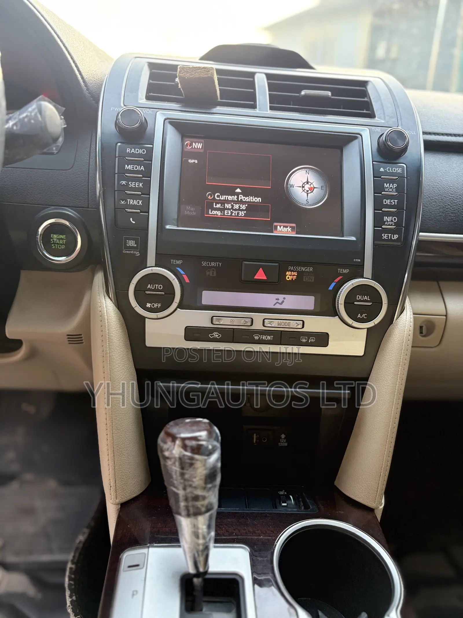 Toyota Camry XLE V6 4dr Sedan (3.5L 6cyl 6A) 2013 Red