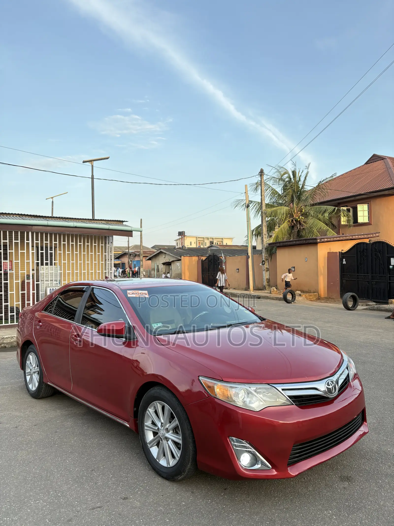Toyota Camry XLE V6 4dr Sedan (3.5L 6cyl 6A) 2013 Red