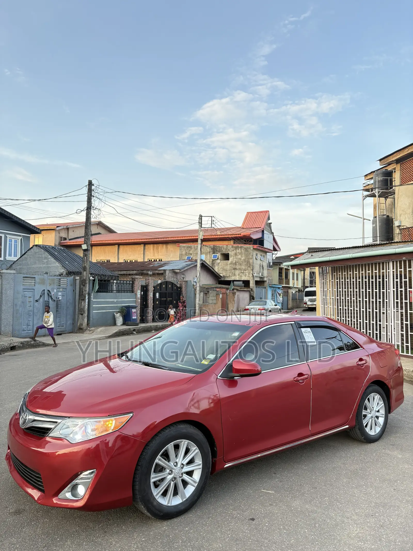Toyota Camry XLE V6 4dr Sedan (3.5L 6cyl 6A) 2013 Red