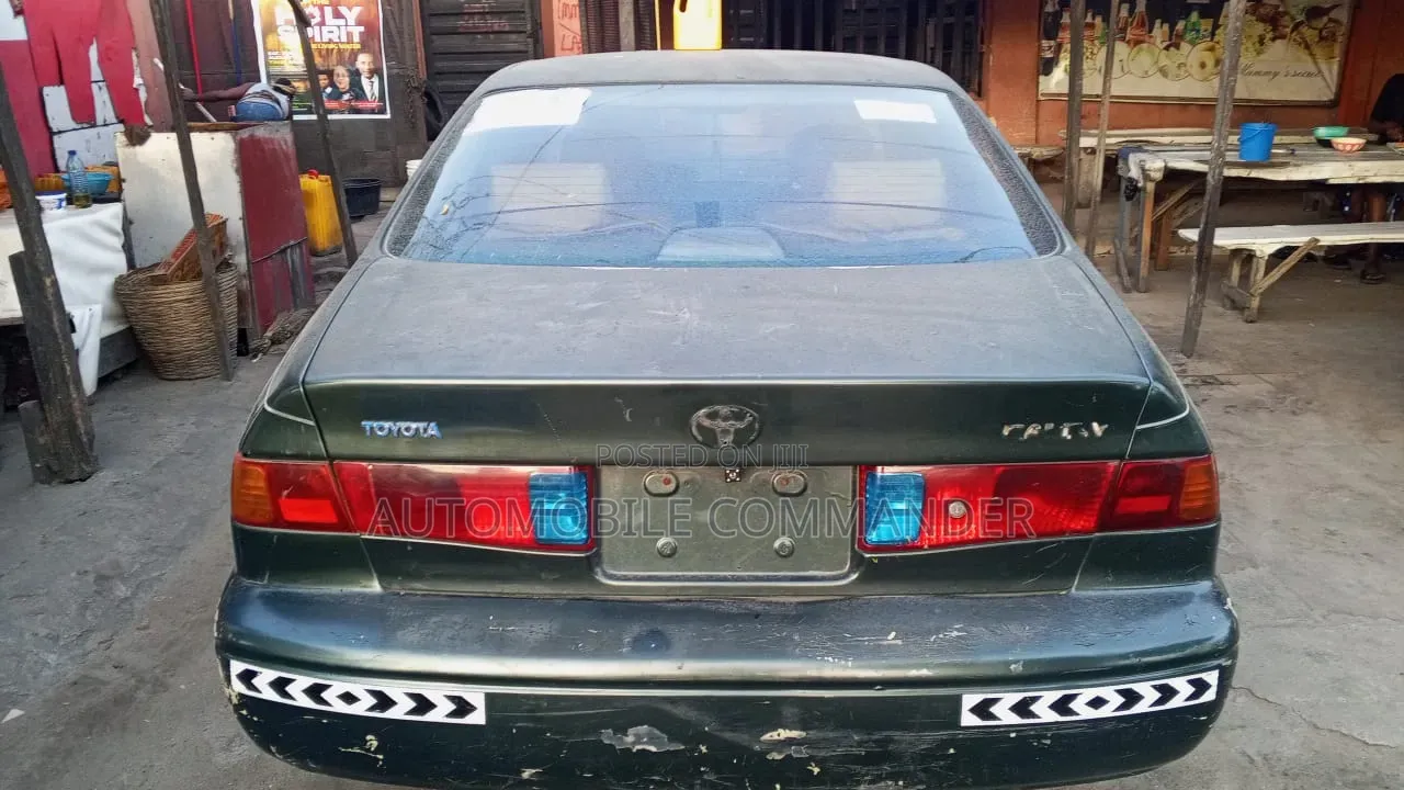 Toyota Camry 2001 Gray