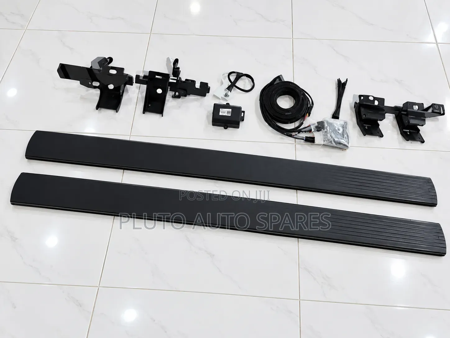 2026 Hilux Automatic (Electric) Side Step