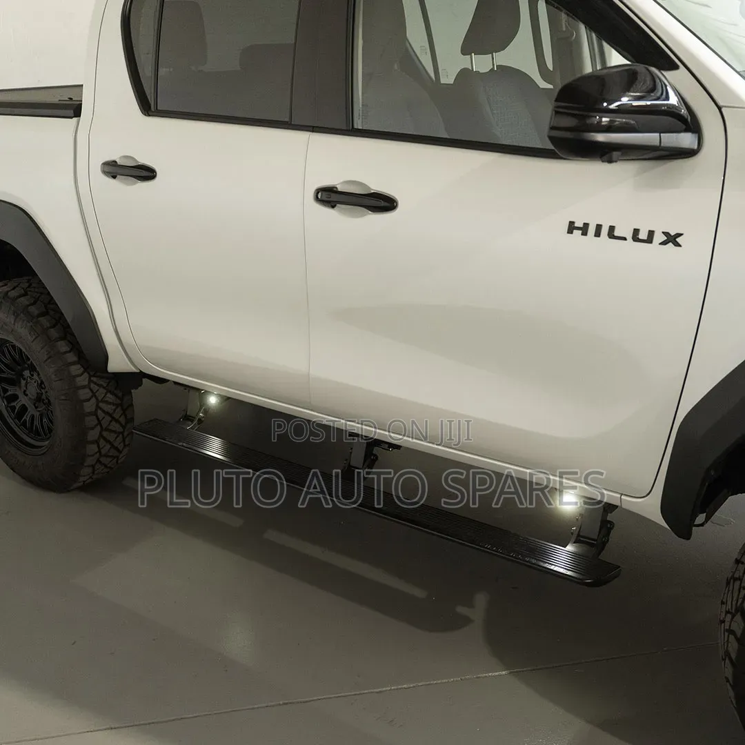 2026 Hilux Automatic (Electric) Side Step